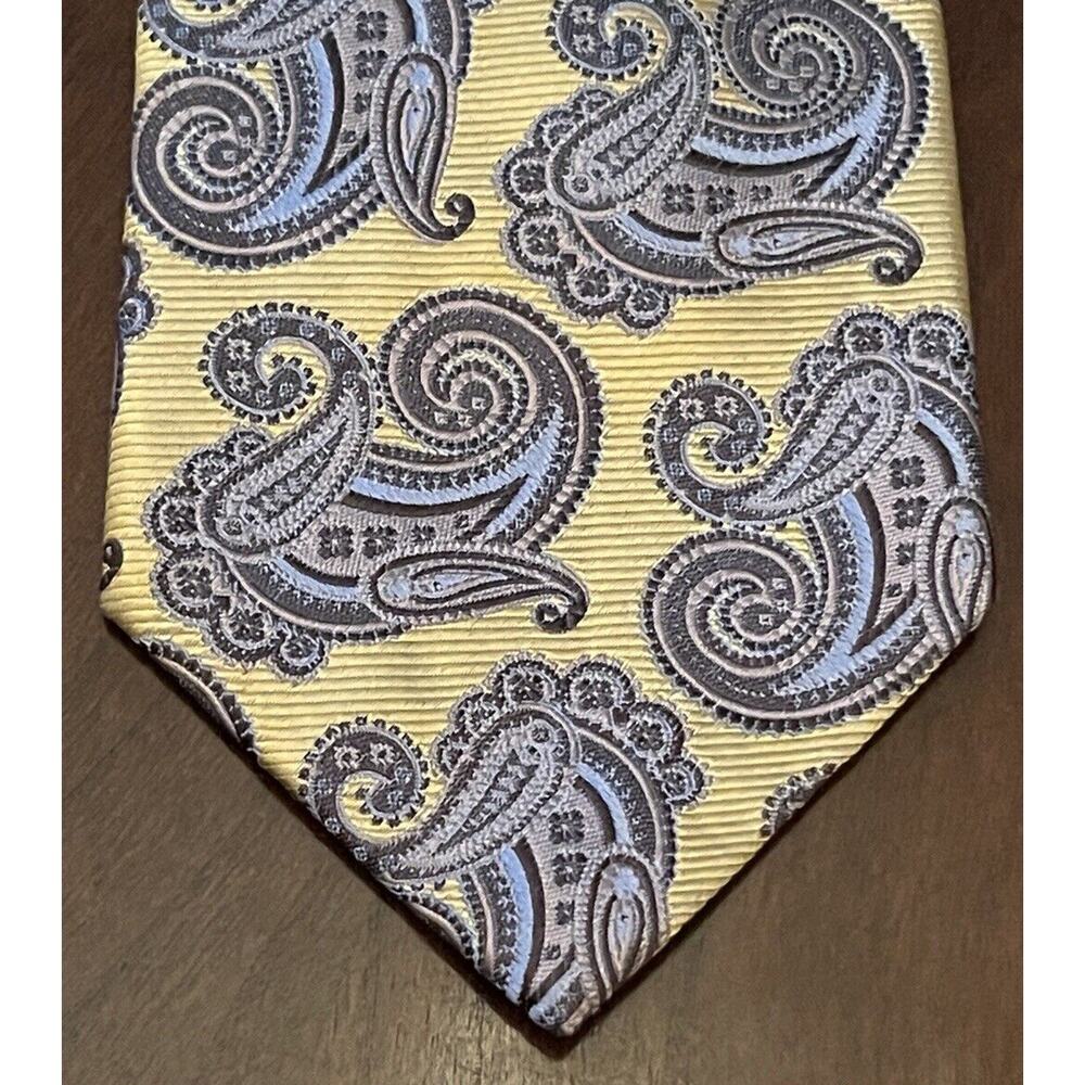 Jos. A. Bank Executive Collection Gold Blue Hand Made 100% Silk Made In China